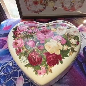 Floral Heart-Shaped Jewelry Box